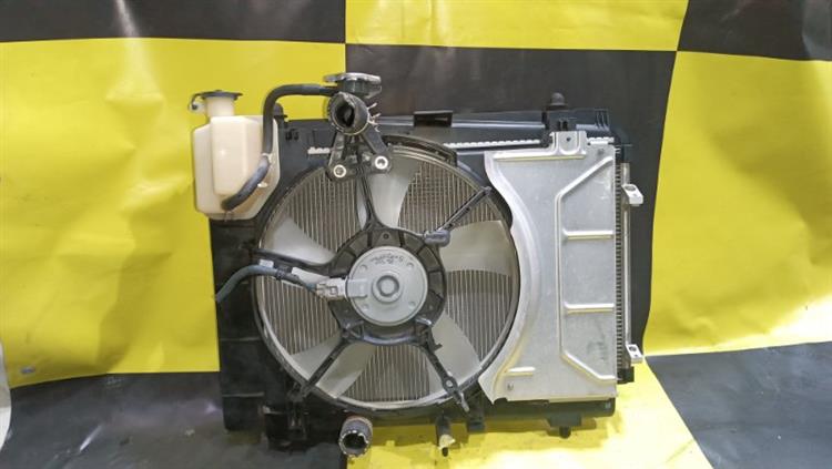 Радиатор основной Тойота Витц в Камышине 105088