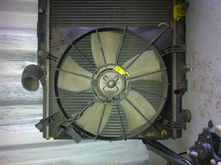 Диффузор радиатора Хонда Стрим в Камышине 7847