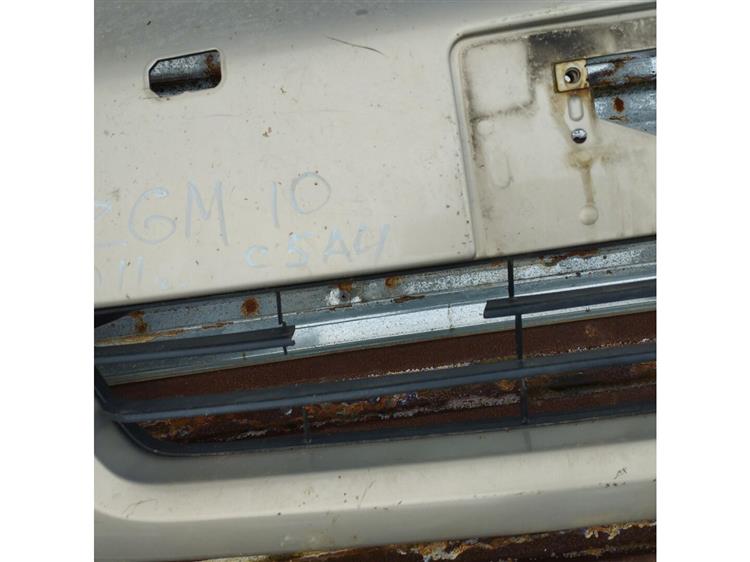 Решетка радиатора Тойота Исис в Камышине 91579